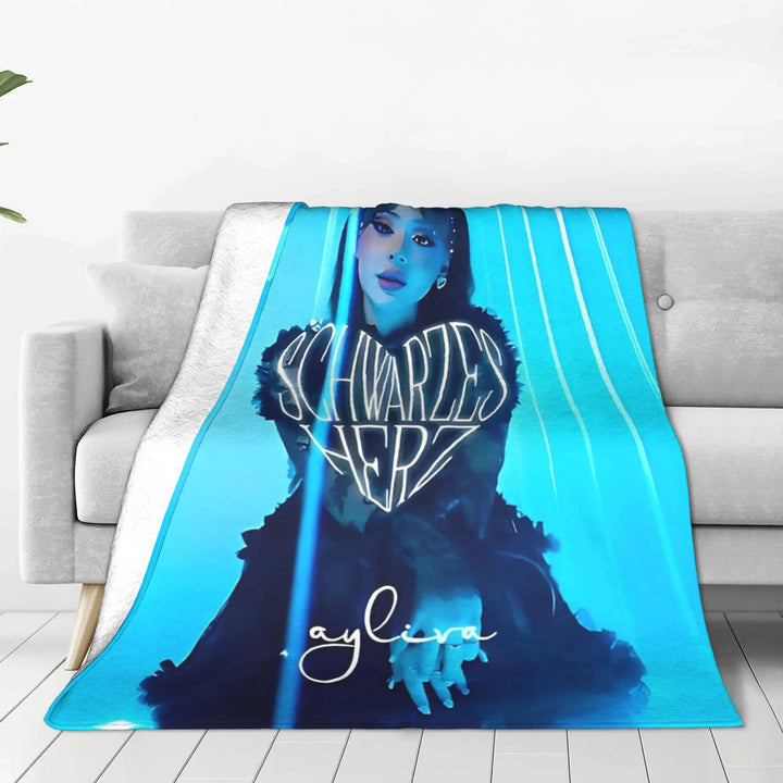 Singer Ayliva Schwarzes Herz Blanket  Plush Awesome Breathable Throw Blanket for Home Textile Decor