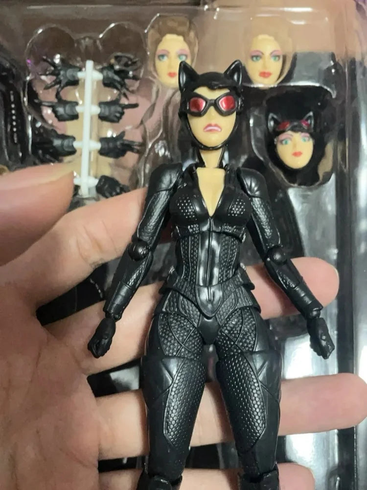 Ko Catwoman Action Figure Selina Kyle Revoltech Amazing Yamaguchi Anime Collection Model Toys Gitf