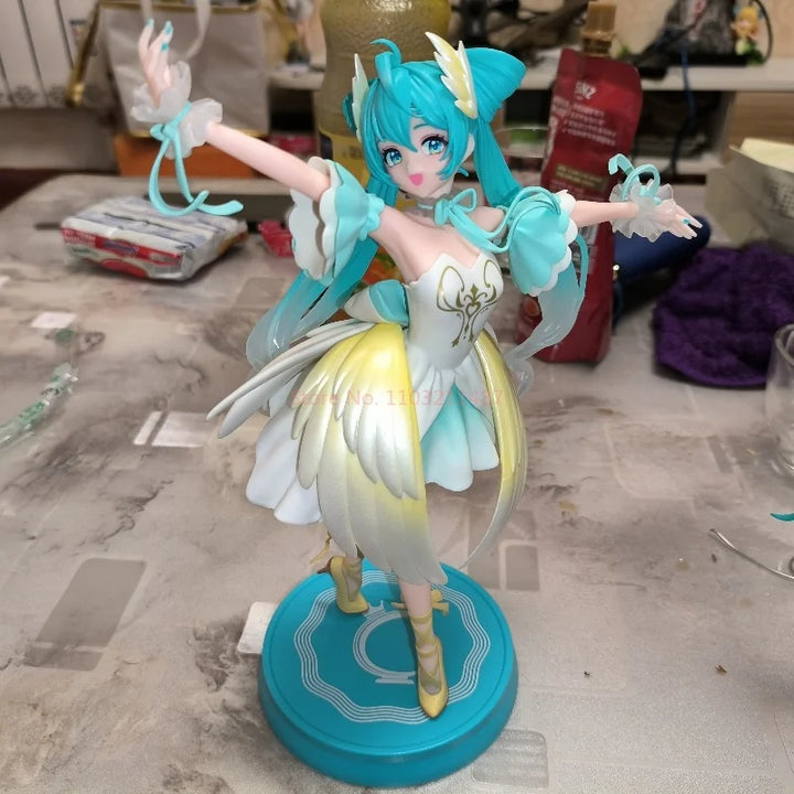 13cm Miku Anime Figure Hatsune Miku Classic Dance Swan Lake Action Figure Pvc Original Banpresto Model Collection Toy Customized