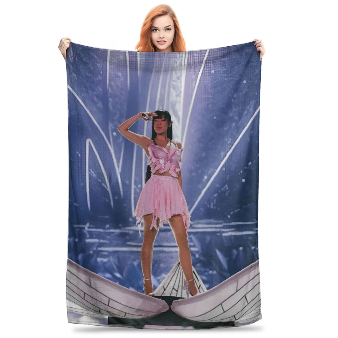 Singer Ayliva Schwarzes Herz Blanket  Plush Awesome Breathable Throw Blanket for Home Textile Decor