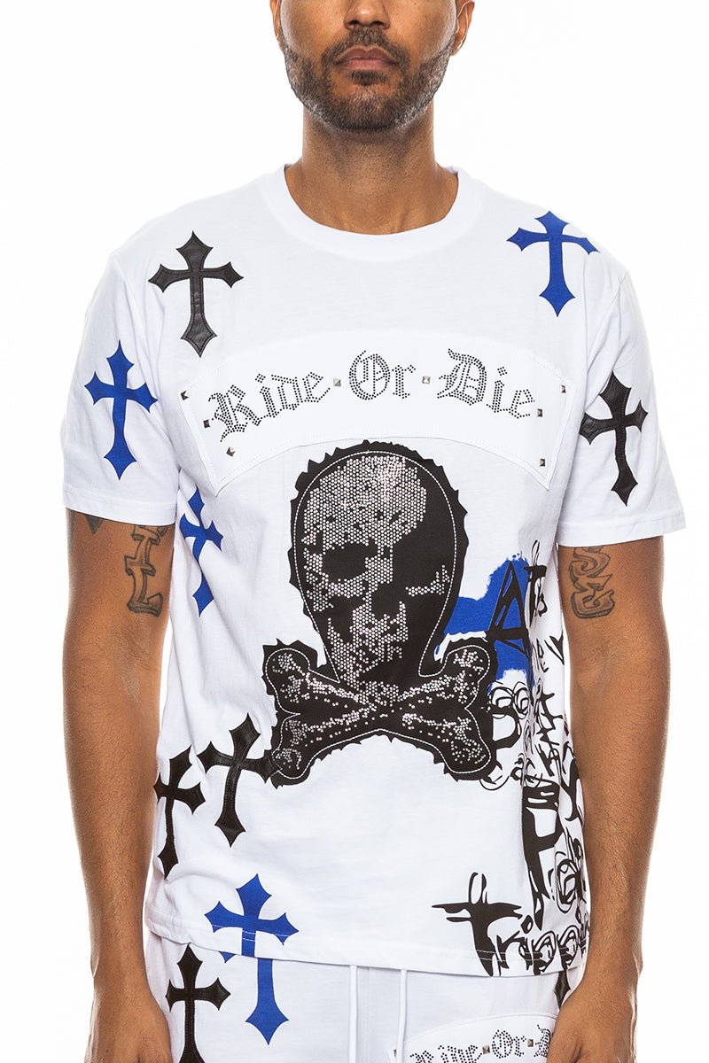 T-Shirt mit Totenkopf-Motiv aus Chrom